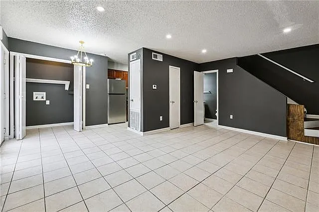 241 Helen St #4D — Photo 3