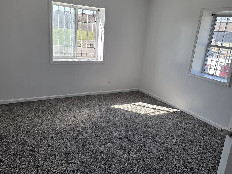 4225 Gardendale Ave — Photo 8