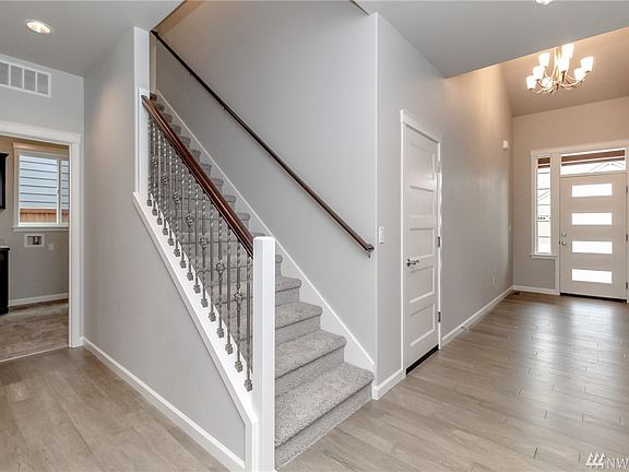 4th image of 2317 41st Ave SE