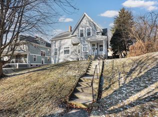 524 N 7th St, Manitowoc, WI 54220