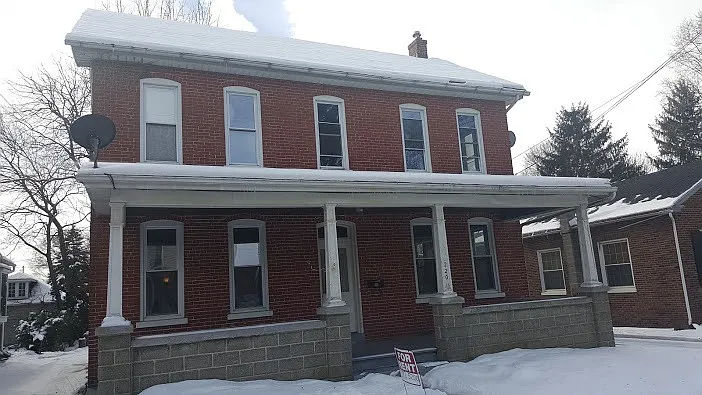 220 Main St photo 1