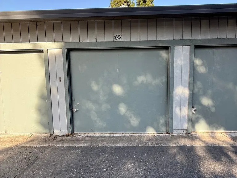 422 Occidental Cir — Photo 21