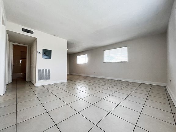 3rd image of 1610 N 25th St #11497891