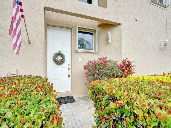 1198 SW 158th Way #1198, Pembroke Pines, FL 33027