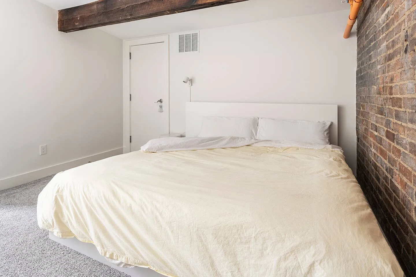 2 bed, 942 sqft, $1,750 — Photo 2