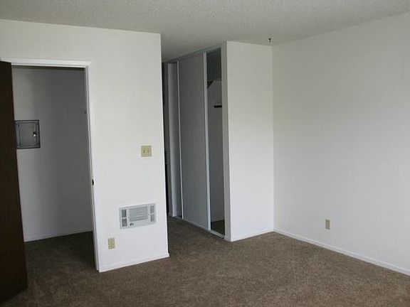 Bedroom, Walk-in Closet