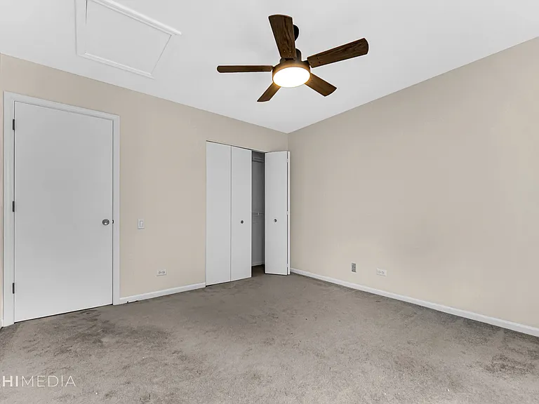 425 Monmouth Ct — Photo 9