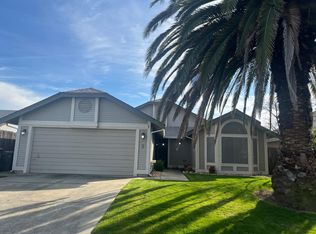 3 Crystal Brook Ct, Sacramento, CA 95838