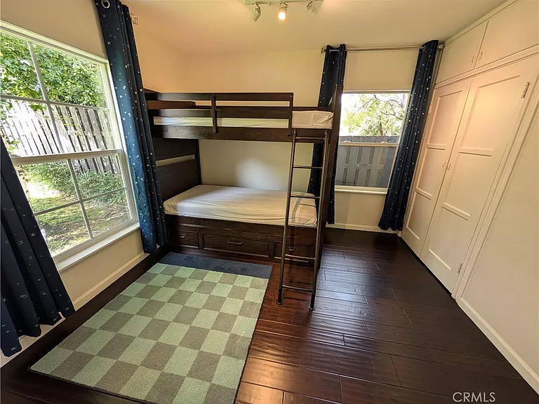 2828 Henrietta Ave — Photo 33