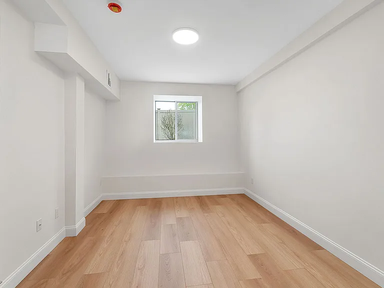 177 N Main St #LL02 — Photo 8