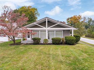 7434 Craigmere Dr, Middleburg Heights, OH