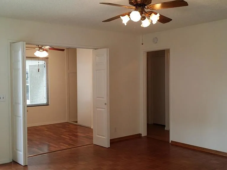 4875 Colony Dr — Photo 9