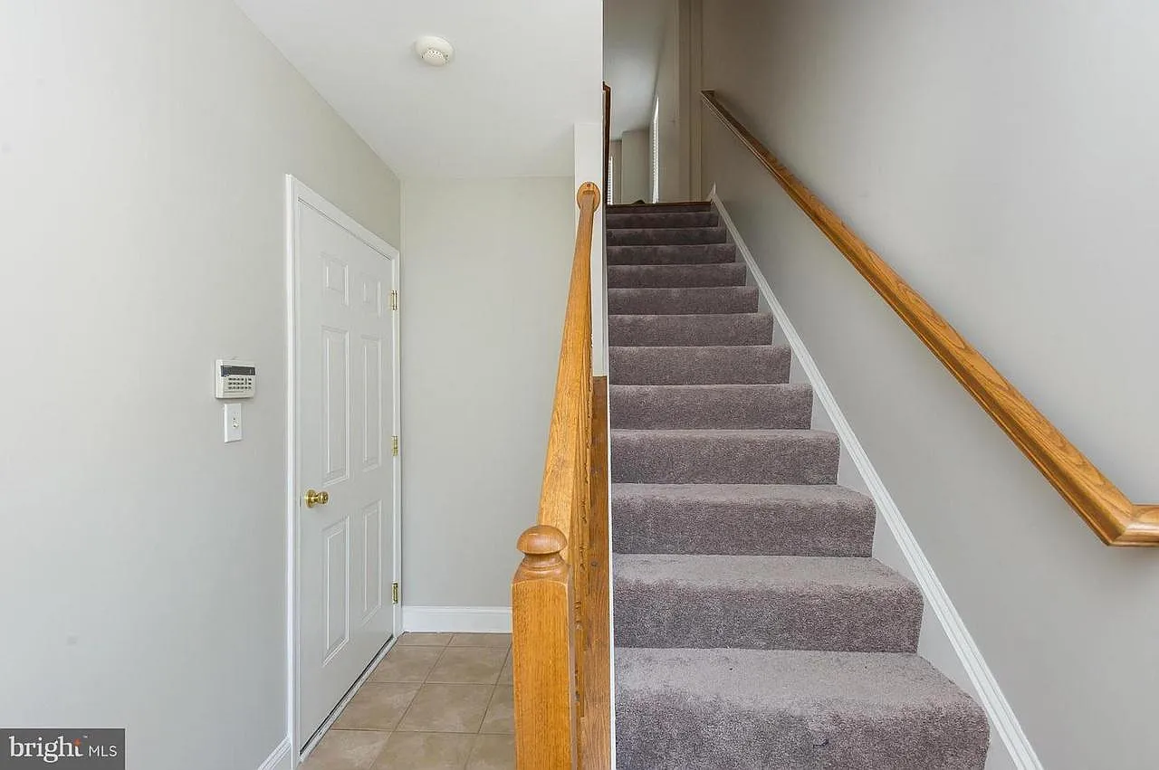 3 bed, 2.5 bath, 1692 sqft, $2,900 — Photo 4