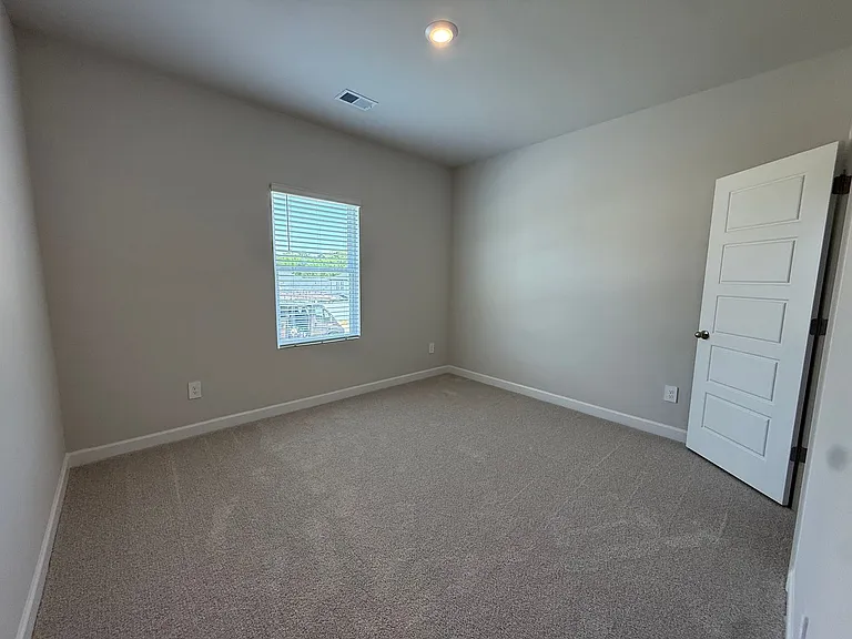 118 Blooming Meadow Rd — Photo 2