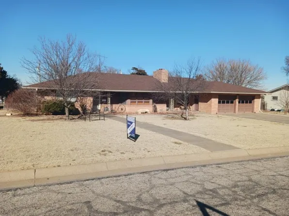 503 E 16th St, Ellis, KS 67637