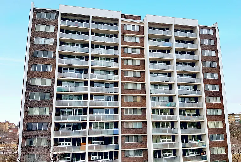 625 Roselawn Ave — Photo 2