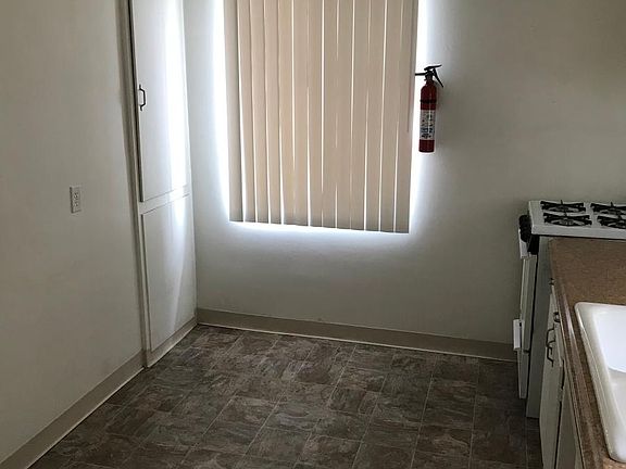 4th image of 710 W Arrow Hwy APT B