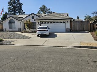 1095 Alameda St, Tulare, CA 93274