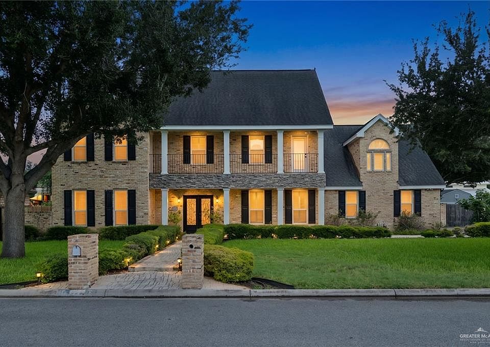 1st image of 2312 Woodland Dr