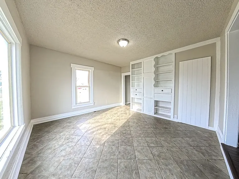 306 W Reed St — Photo 3
