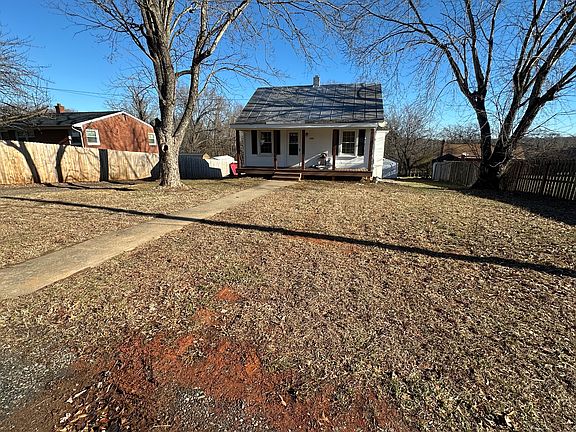 3rd image of 195 Triple Oak Cir