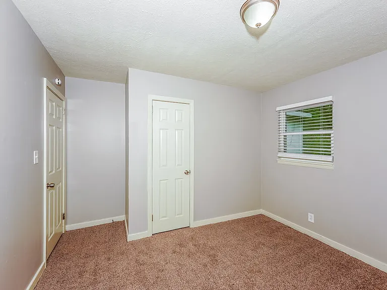 1722 Rogina Dr — Photo 13
