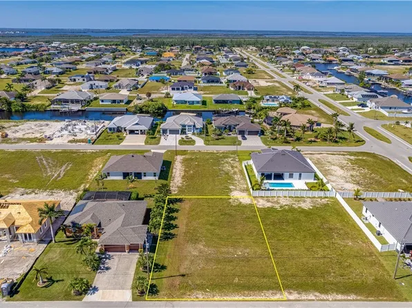 10 SW 35th Ave, Cape Coral, FL 33991
