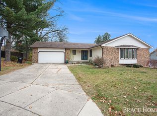 4792 Crestline Ct SW, Wyoming, MI 49519