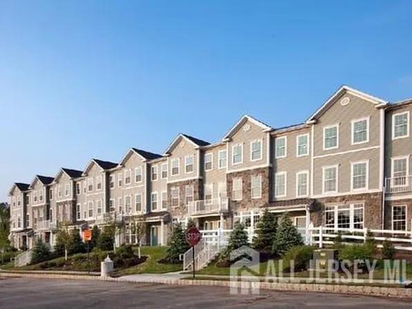 1423 Hudson Cir, Highland Park, NJ 08904