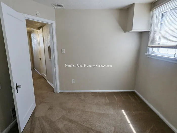 2761 Van Buren Ave #DOWN — Photo 8
