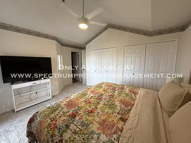 1045 Oberland Dr — Photo 12