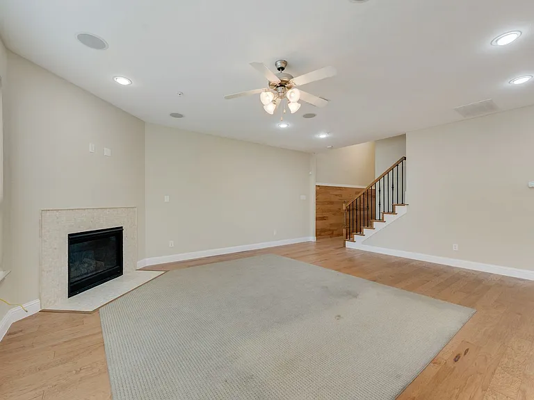 2629 Chambers Dr — Photo 5