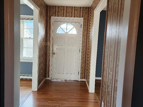 4th image of 166 Martins Ln