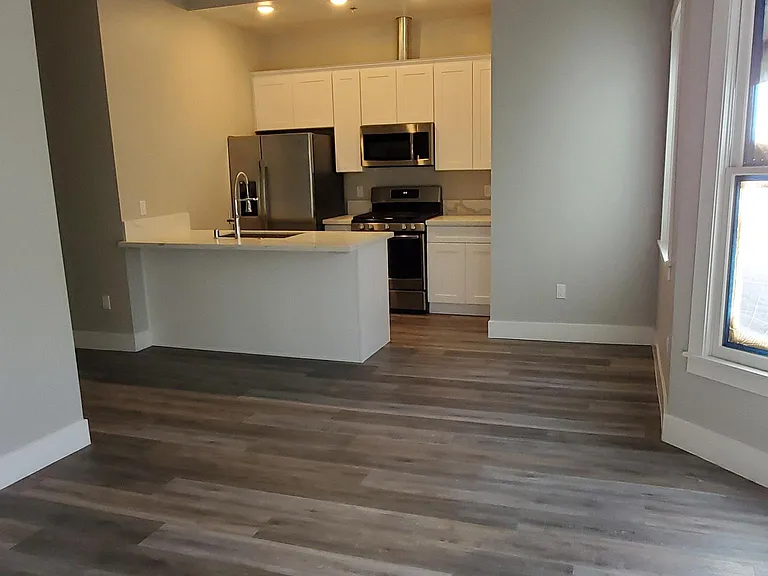 1301 H St #102 — Photo 5