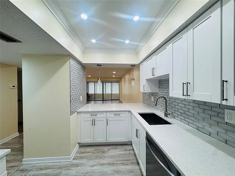 1750 Belleair Forest Dr #A15 — Photo 4