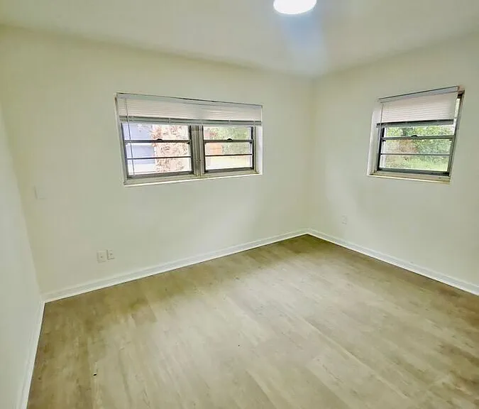 609 Avenue G SE — Photo 25