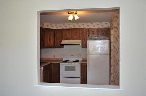 5th image of 141 Essex St APT D1