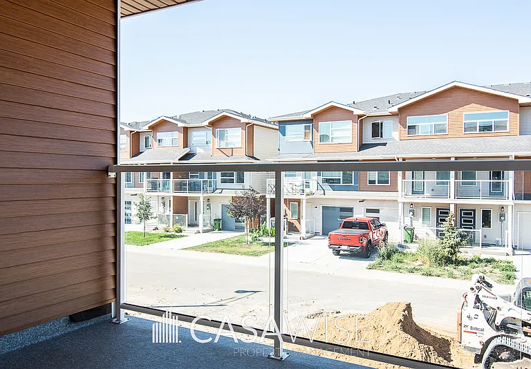 17211 9a Ave SW #17211 — Photo 5