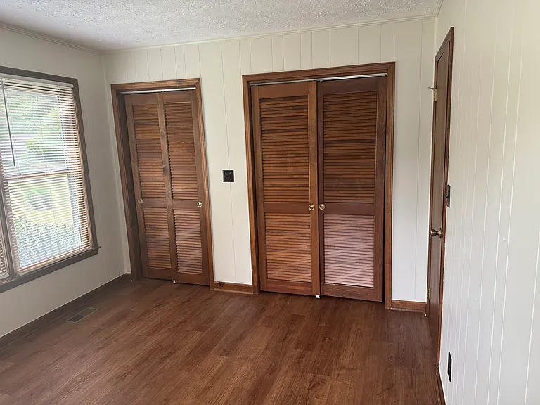 324 Oakridge Dr SE — Photo 18