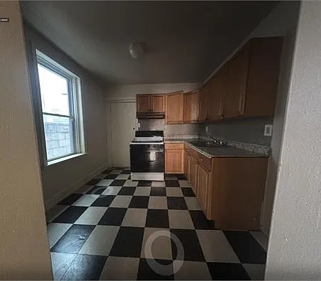 3 bed, $1,425 — Photo 4