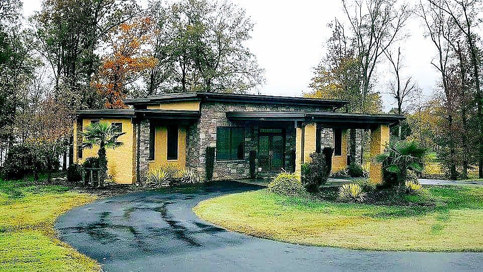 2nd image of 480 Lake Pointe Ln