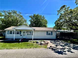1704 S Jefferson St, Paris, IL 61944