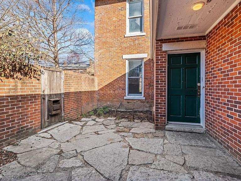 80 Green St — Photo 28