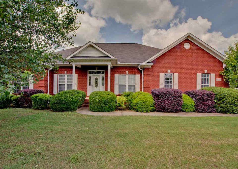 1st image of 110 Spearpoint Ln