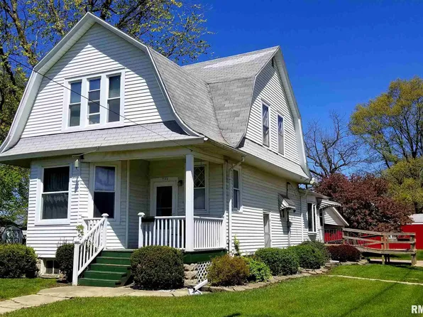 702 W Mulberry St, Carlinville, IL 62626