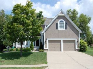 8504 W 127th Cir, Overland Park, KS 66213