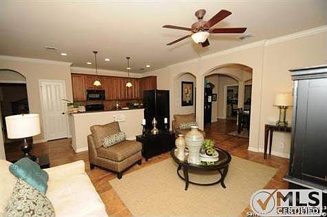 4th image of 565 Stonebrook Dr