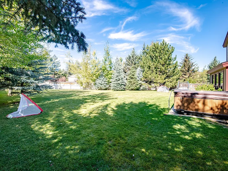 2689 Holiday Ranch Loop Rd — Photo 26