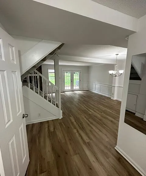 7839 Stephanie Ln — Photo 2