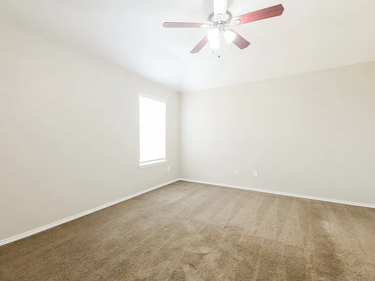 813 Huddleston Ct — Photo 11